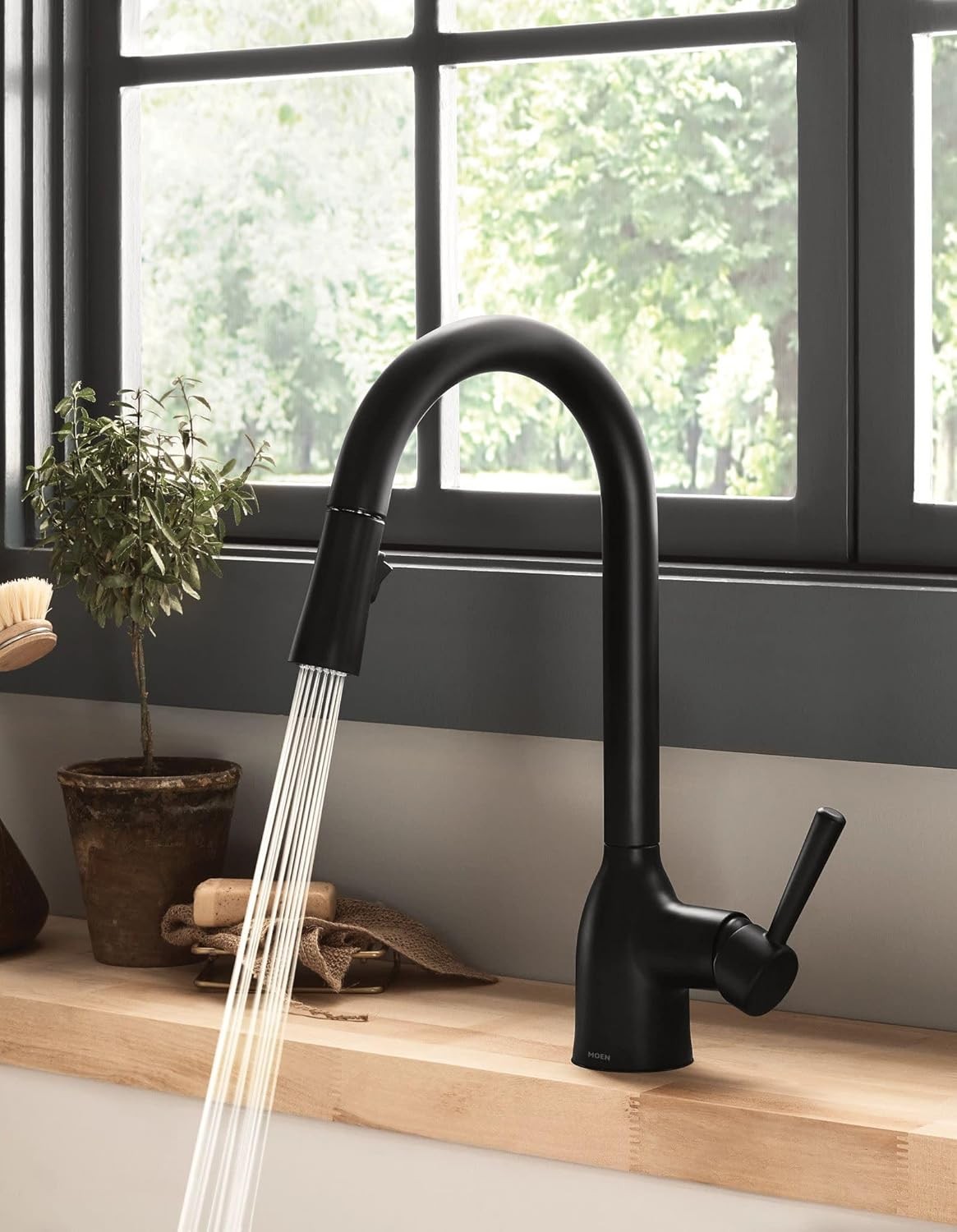 Moen 87912BL Georgene 1-Handle Pull-Down Spray Kitchen Faucet - Matte Black