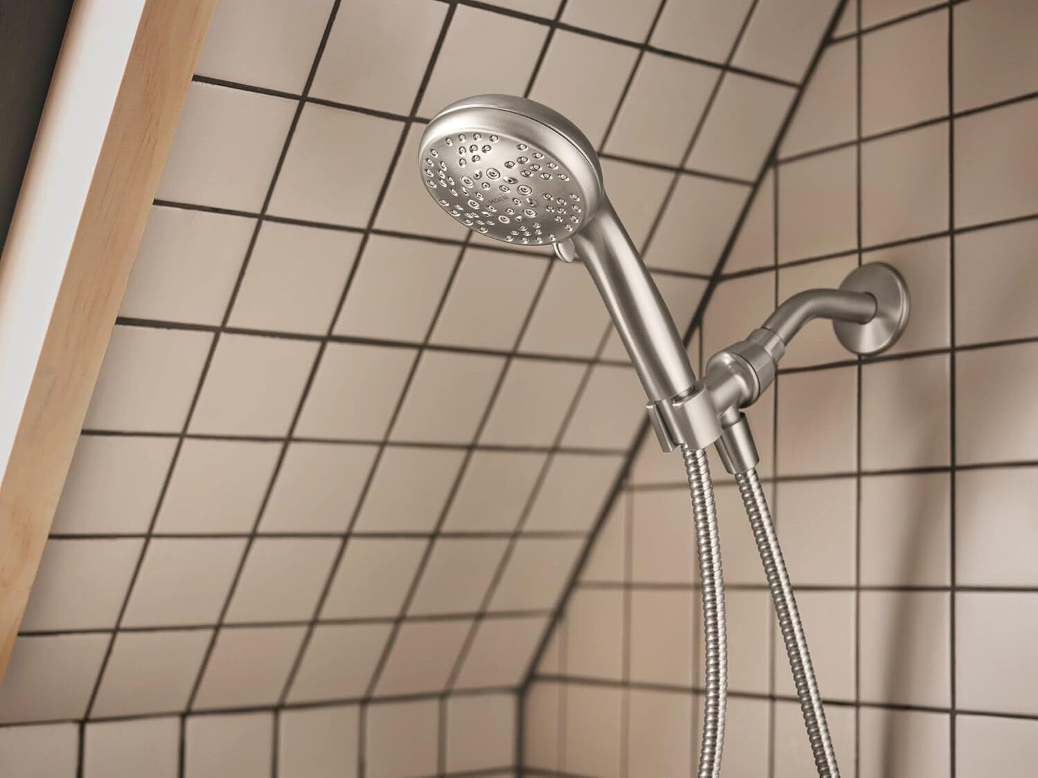 MOEN Beric 5-Spray Tub and Shower Faucet 1-Handle 82775SRN Spot Resist Nickel