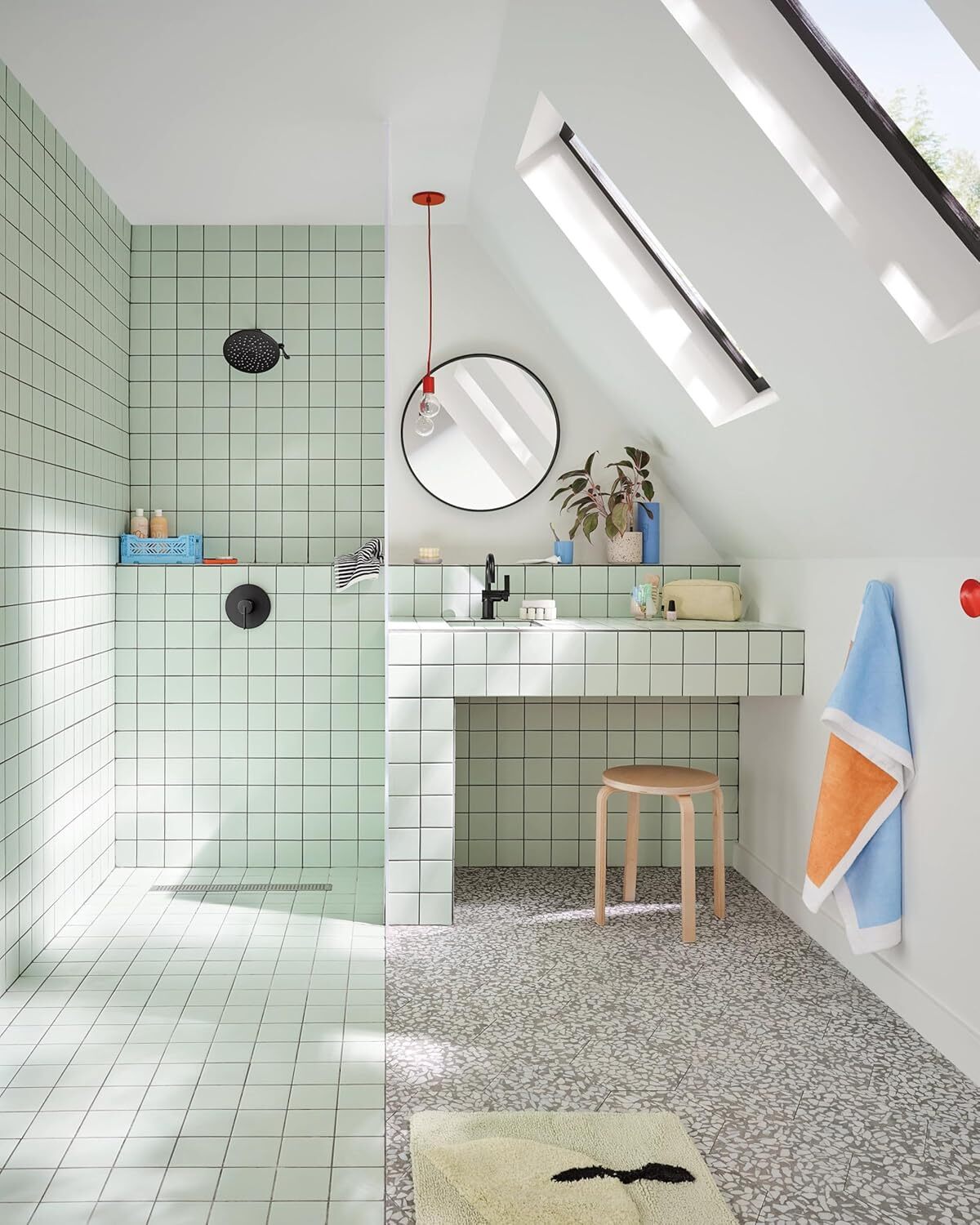 Moen S6320EPBL Premium Two-Function 8" Diameter Spray Head Rainshower Head Black