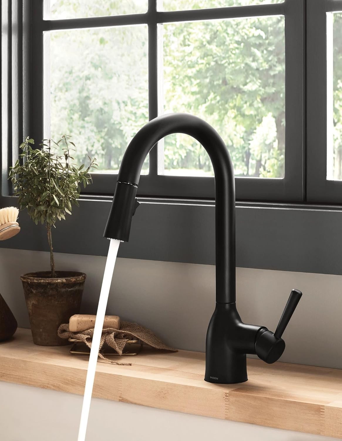 Moen 87912BL Georgene 1-Handle Pull-Down Spray Kitchen Faucet - Matte Black