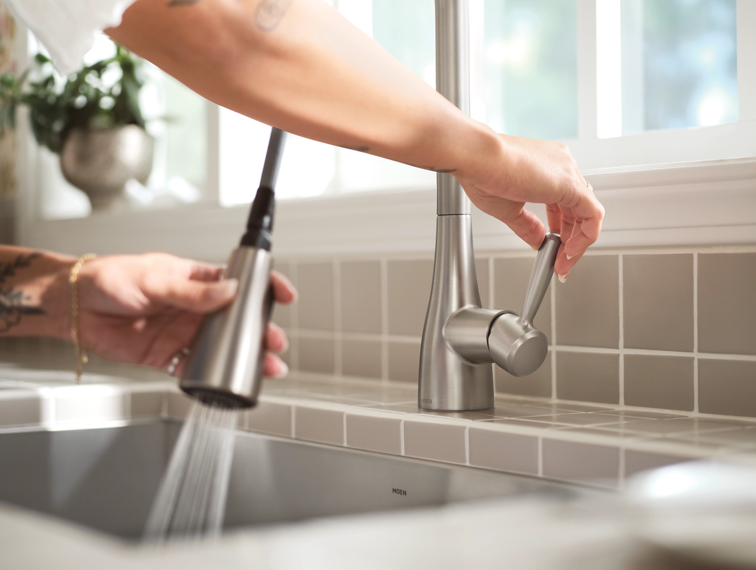 Moen 87260SRS Doherty Pull-Down Kitchen Faucet Spot Resit Stainless Steel