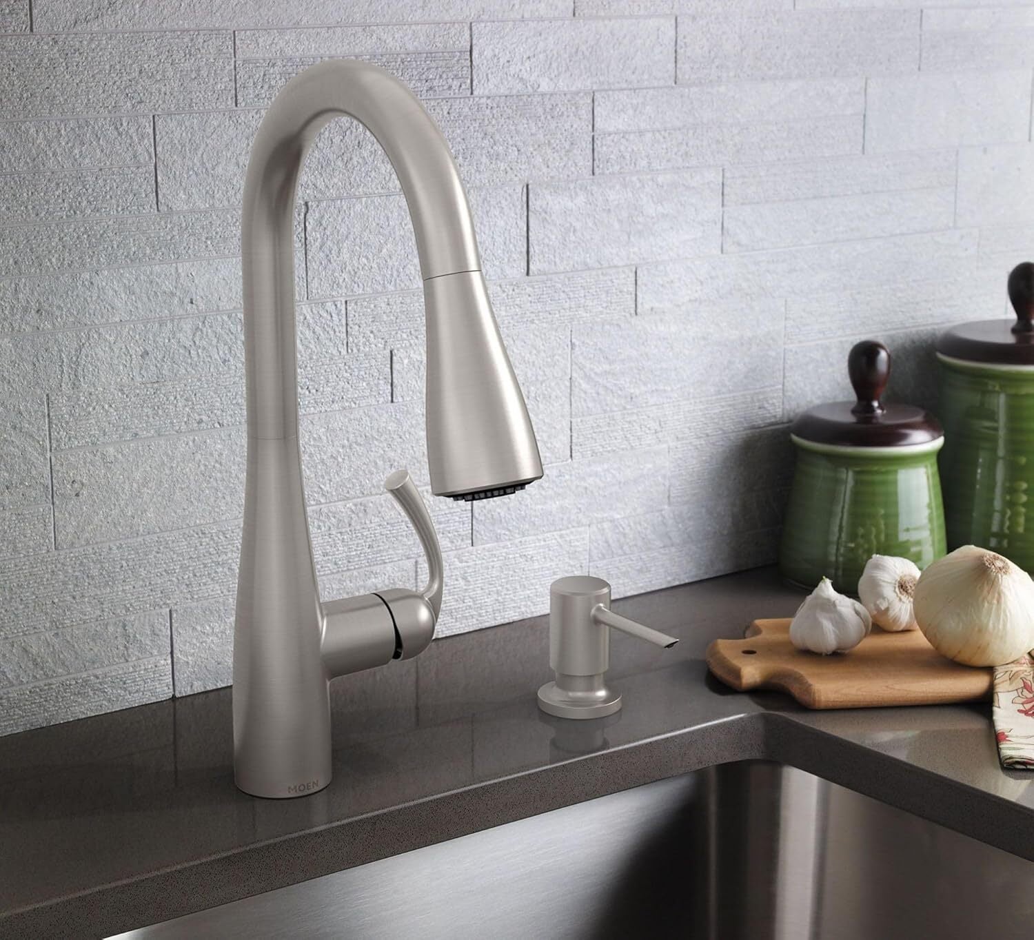 Moen Essie 87014SRS 1-Handle Pull-Down Kitchen Faucet In Spot Resist Stainless