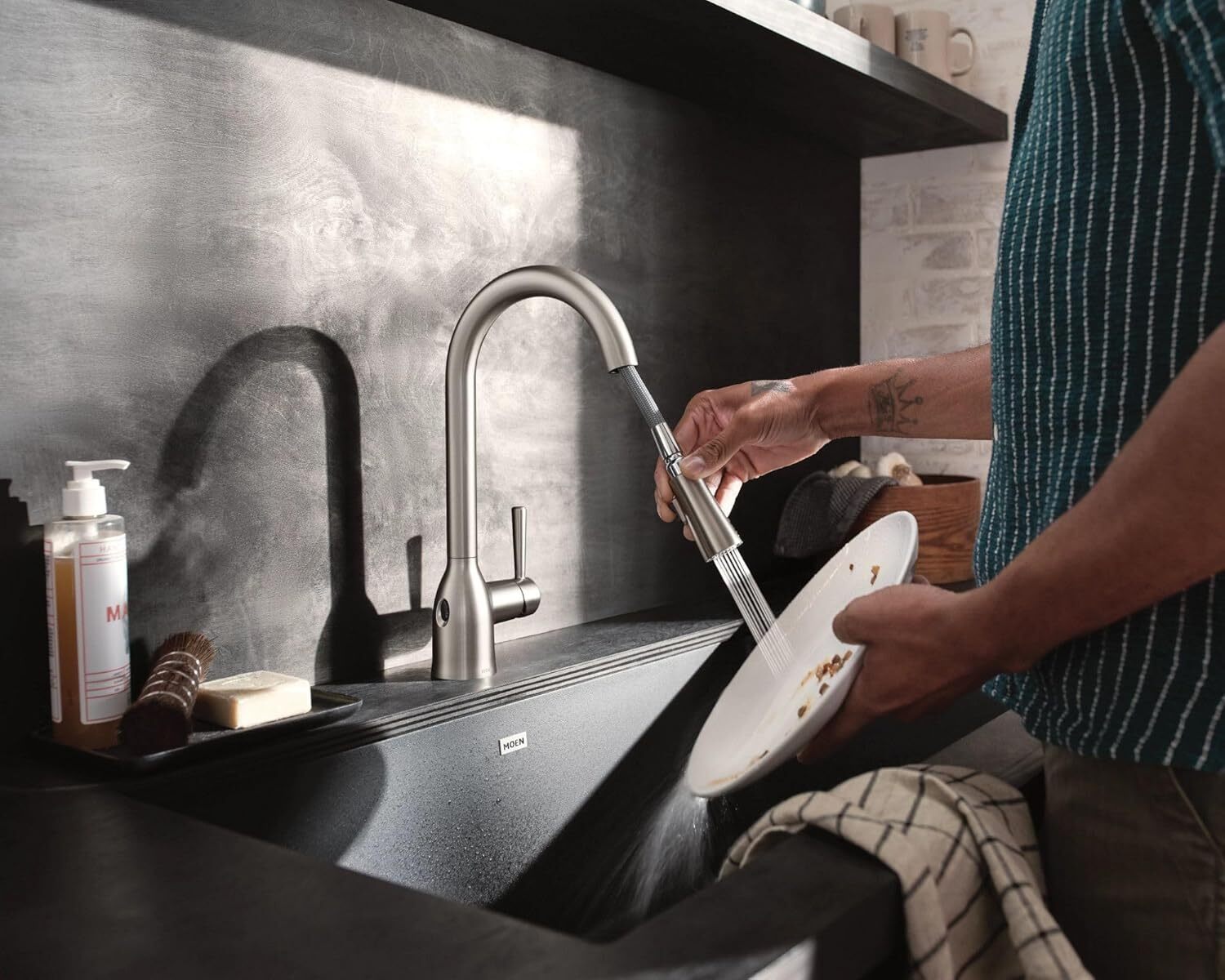 MOEN Adler Touchless 1-Handle Pull-Down Kitchen Faucet Spot Stainless 87233EWSRS