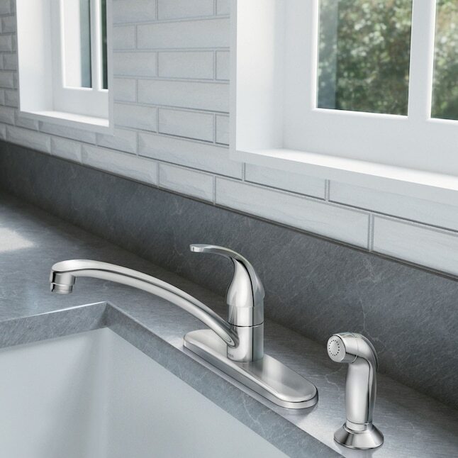 Moen 87202 Adler One-Handle Kitchen Faucet with Side Spray - Chrome
