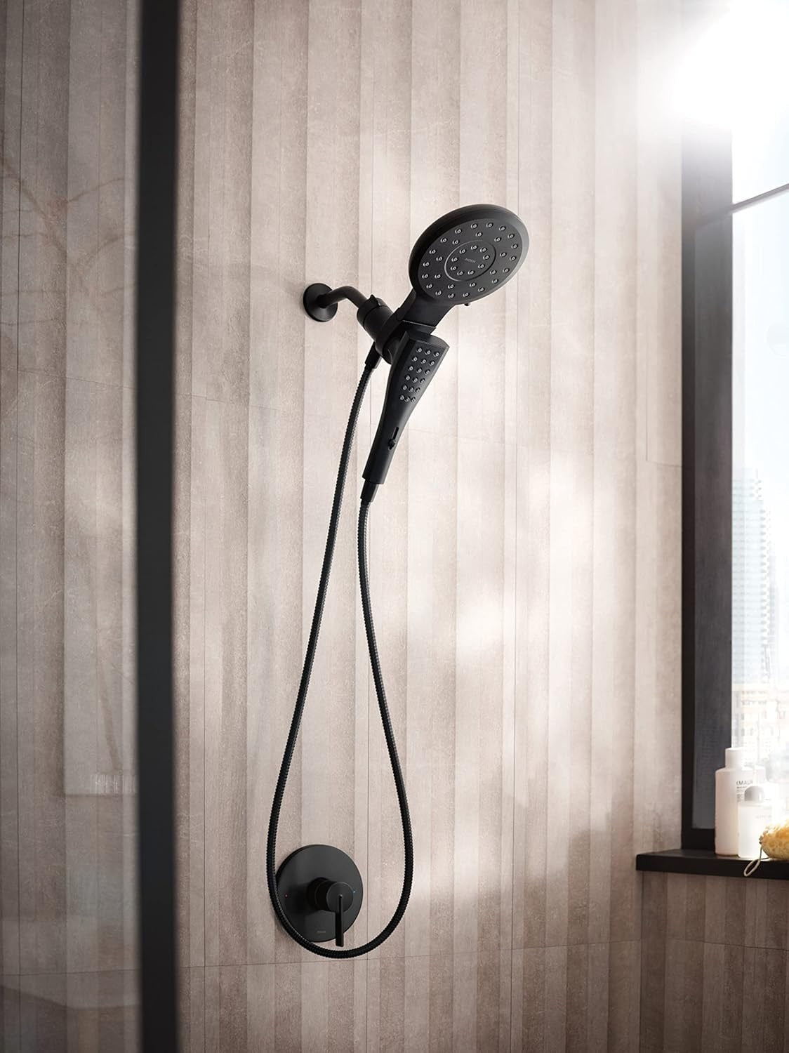 MOEN 220C3BL Verso 8-Spray Patterns w/1.75 GPM 7" Dual Hand Shower Matte Black