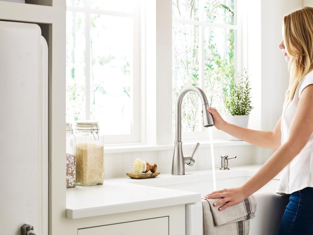 Moen 87699SRS Lucira 1-Handle Pulldown Kitchen Faucet - Spot Resist Stainless