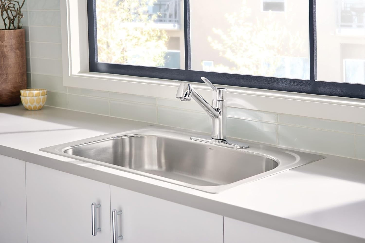 Moen 7585C Method 1-Handle Low-Arc Modern Pullout Kitchen Faucet - Chrome